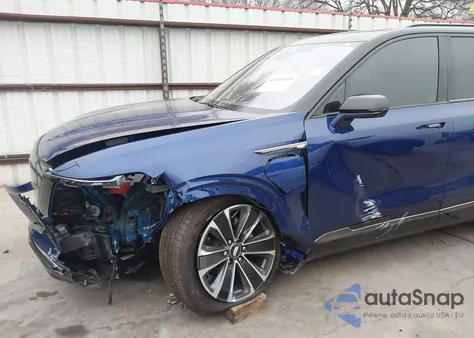 2026 Cadillac Vistiq Sport z USA, uszkodzony, nr VIN 1GYC3NML5TZ701875